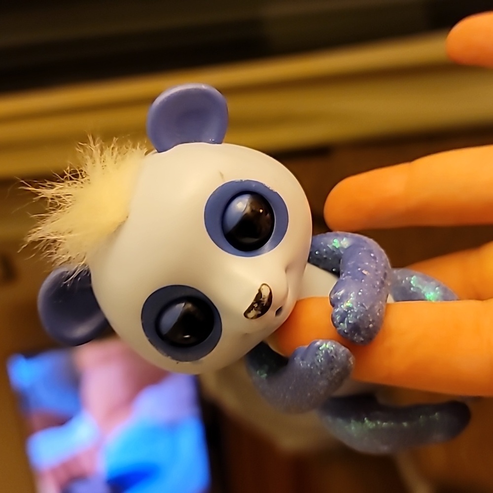 Wow Wee Untamed Fingerlings Baby Panda (Blue) Interactive Electro…